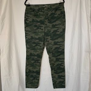 *Like New* Camouflage Skinny Jeans, Size 12